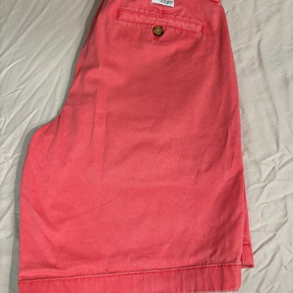 Vineyard Vines Men's Shorts - Picture 8 of 8